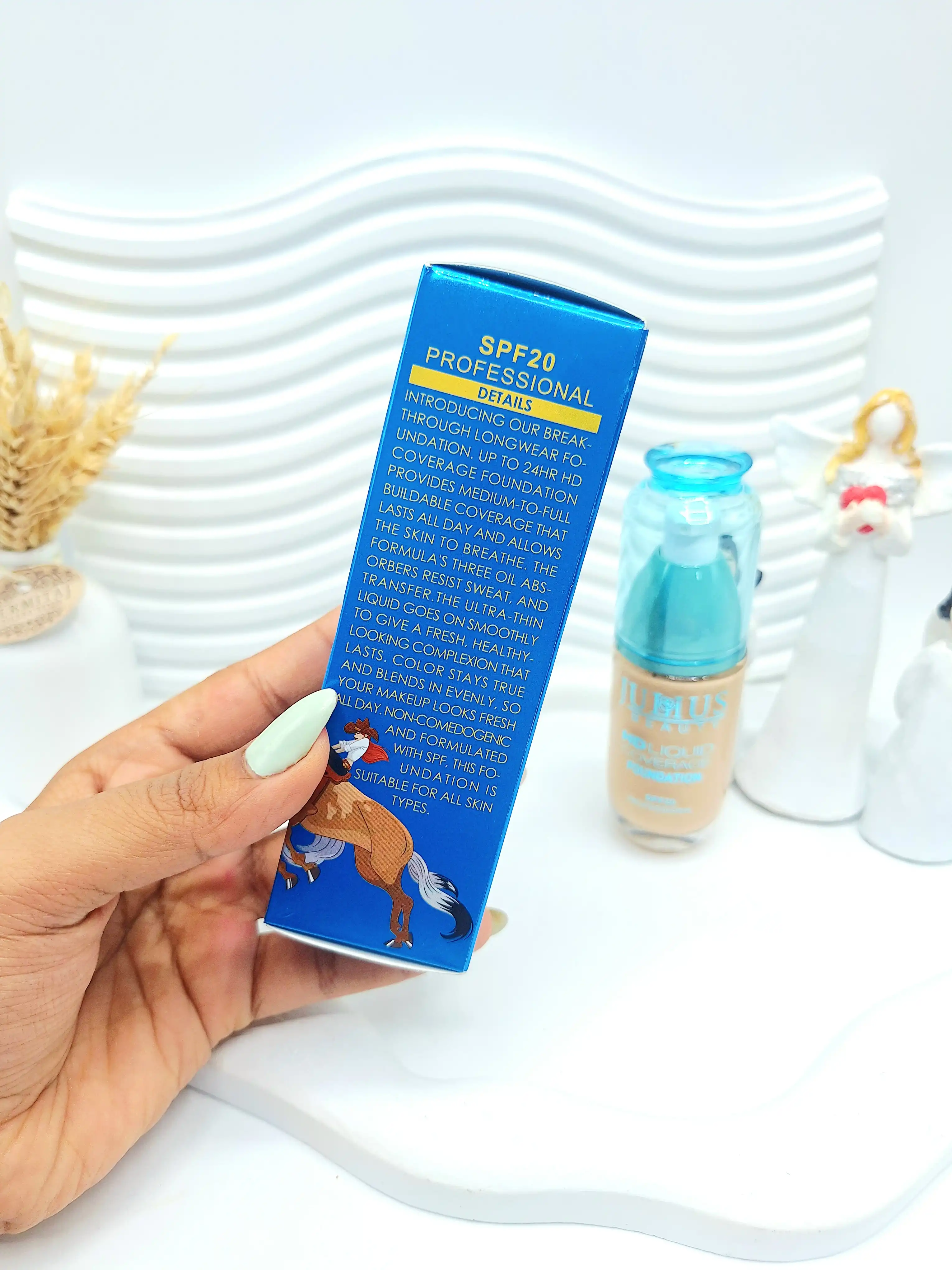 کرم پودر کاورِ مخملی با محافظتِ ضدآفتاب SPF 20