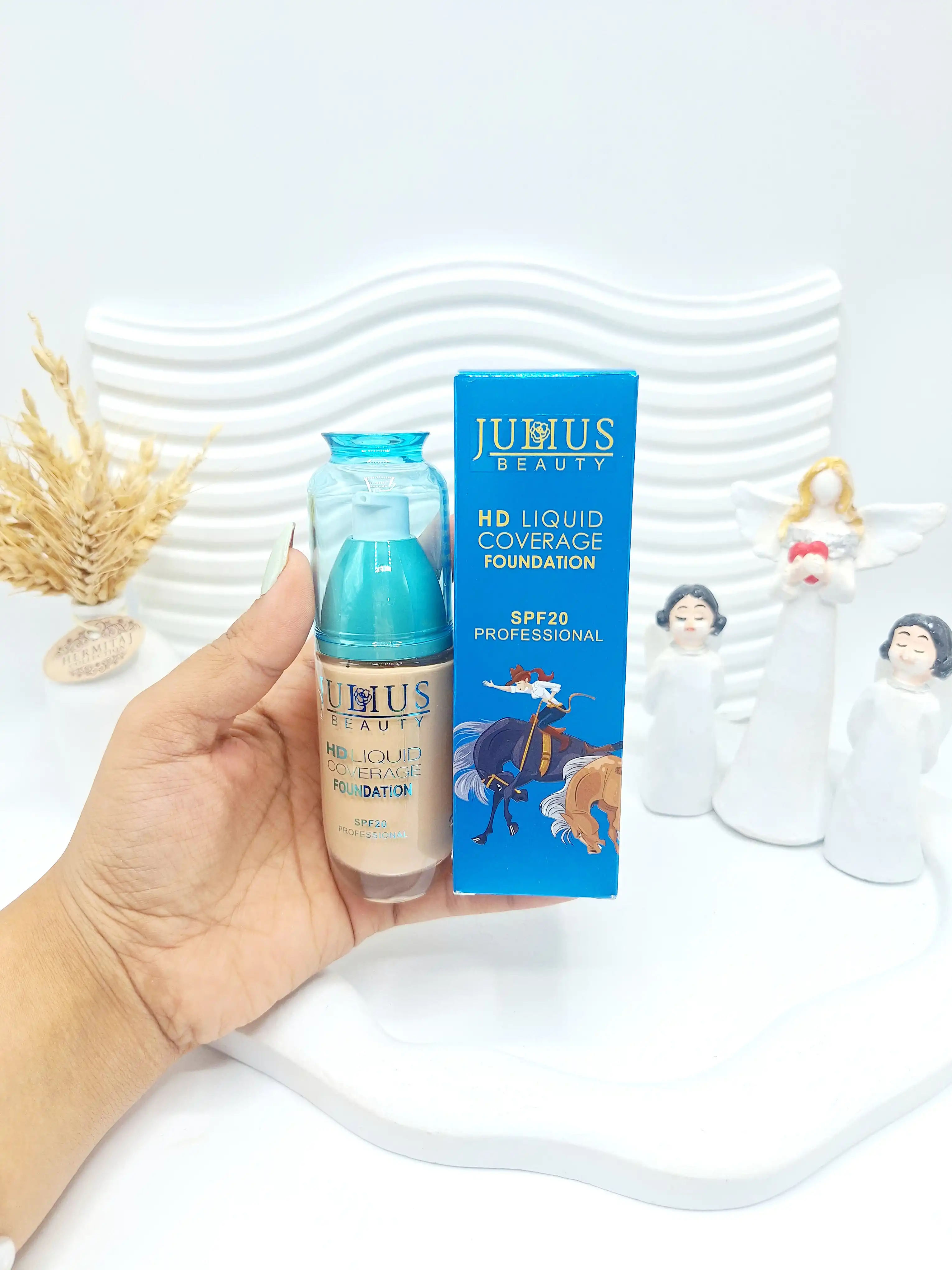 کرم پودر کاورِ مخملی با محافظتِ ضدآفتاب SPF 20