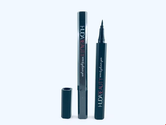  خط چشم ماژیکی قلمی هدی بیوتی   Huda beauty eyeliner